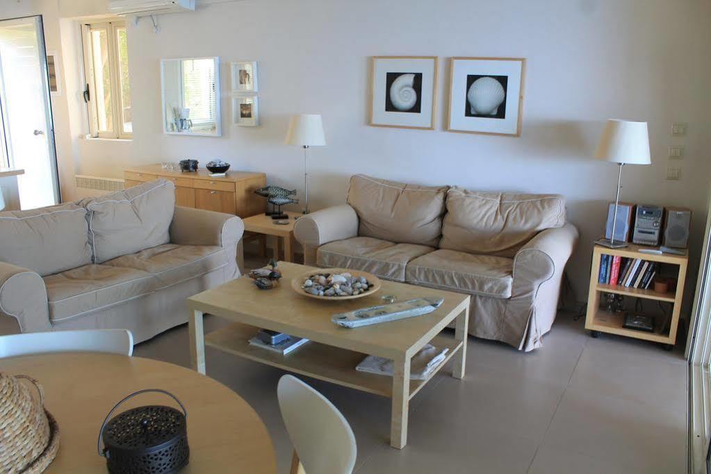 Avia Holiday Homes Exterior foto